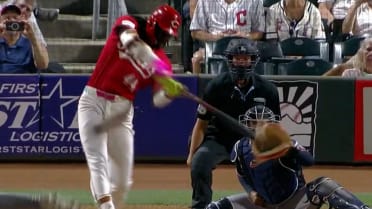 Elly De La Cruz's two-run single