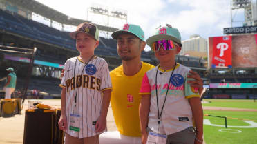 Padres make wishes come true for Asher and Levi
