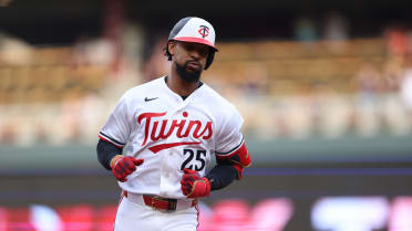 Byron Buxton's leadoff homer (18)