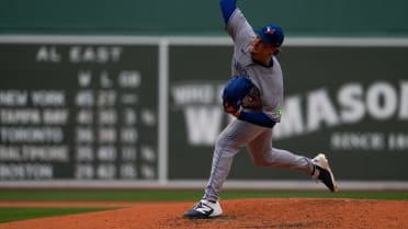 Trey Yesavage poncha a Willson Contreras