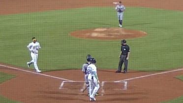 Max Muncy's solo homer