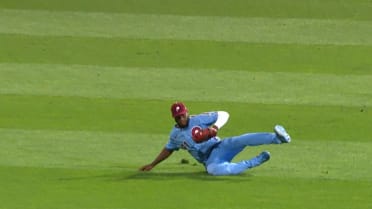 Bryan De La Cruz's great sliding catch