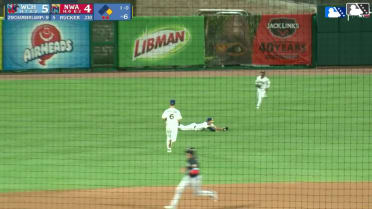 Spencer Nivens' incredible diving catch