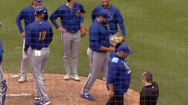 Carlos Estévez exits rehab start with apparent injury