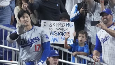 Shohei Ohtani reaches 50-50 mark in historic game