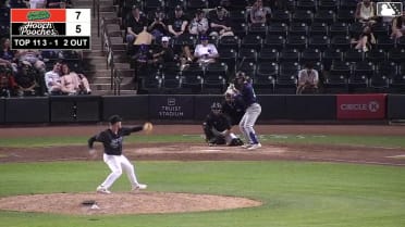 Paxton Kling doubles (9) on a fly ball to right fielder T.J. McCants. Gleider Figuereo scores.
