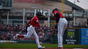 Guardians hit back-to-back home runs