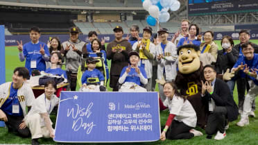 Padres host Make-A-Wish event at Gocheok Sky Dome