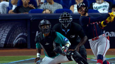 Mauricio Dubón's solo home run (12)