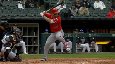Mike Trout llega a 10 jonrones
