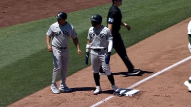 Yankees execute a double steal in the 3rd