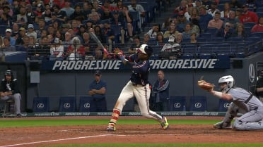 Angel Martínez's solo home run (11)