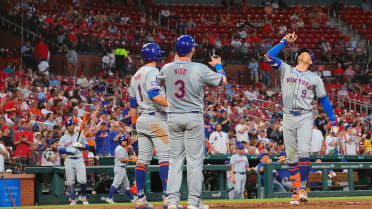 Mets rally for six runs in the 5th