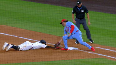 Leo Bernal picks off runner at first upon review