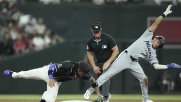 Jose Herrera throws out Javier Sanoja after a review