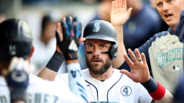 Patrick Wisdom scores on Julio Rodríguez's sac fly