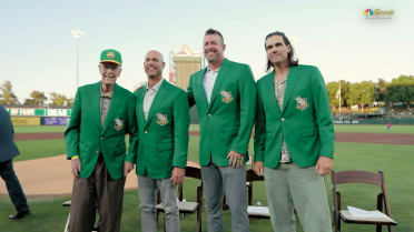 Athletics induct Zito, Mulder, Hudson and Moore