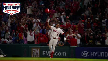 Field View: Christian Moore's walkoff single