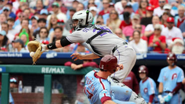 Rockies nab Kepler at the plate after review