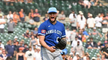 Steven Cruz earns the save