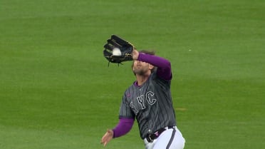 Jeff McNeil's inning-ending sliding catch