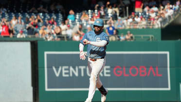 Luis García Jr.'s two-run home run (9)