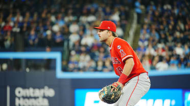 Schanuel beats Giménez to first base after review