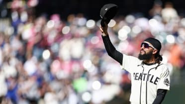 J.P. Crawford's standing ovation for possible goodbye