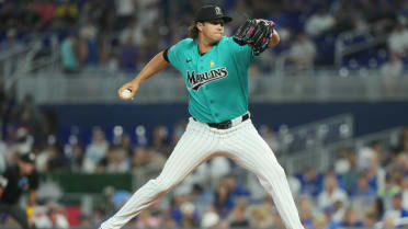 Tyler Phillips strikes out Seiya Suzuki