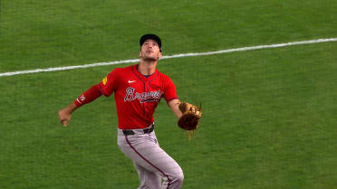 Matt Olson makes a slick grab