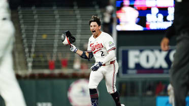 Brooks Lee pega hit de oro