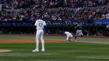 Julio Rodríguez's infield single upheld after review