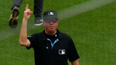 Luis García Jr. homers after review