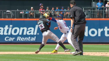 Francisco Lindor tags out Xavier Edwards 