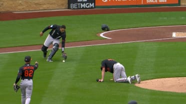 Chris Bassitt is hit by a liner, stays in the game