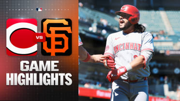 Reds score seven runs in 9th inning for wild comeback