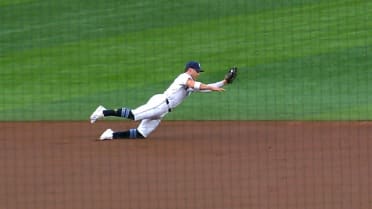 Taylor Walls' diving play