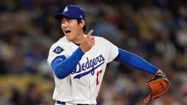 Ohtani sale de la amenaza de bases llenas
