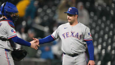 Jalen Beeks asegura la victoria de Rangers por 10-0 