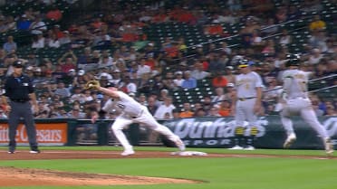 Dillon Dingler throws out Max Muncy after review