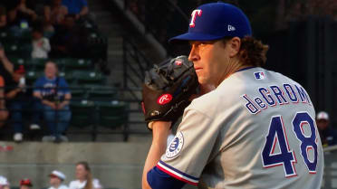 Jacob deGrom K's Taylor Ward in his season debut