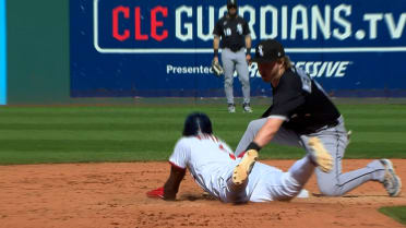 Brandon Eisert picks off Angel Martínez