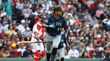 Mariners rack up a four-run 3rd inning