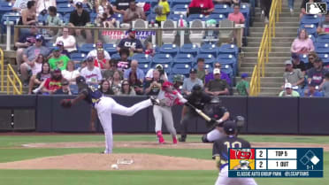 Leo De Vries' two-run home run