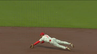 Excelente jugada de Trea Turner