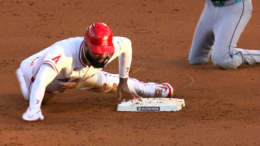 Cal Raleigh nabs Jo Adell at second after review