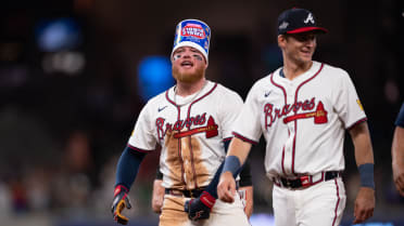Alex Verdugo pega un sencillo de oro