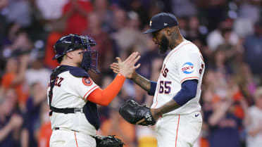 Enyel De Los Santos secures Astros' 7-6 victory