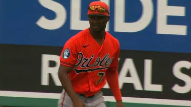 Enrique Bradfield Jr.'s amazing play