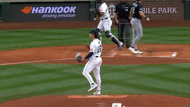 Bryan Woo escapes jam in the 3rd
